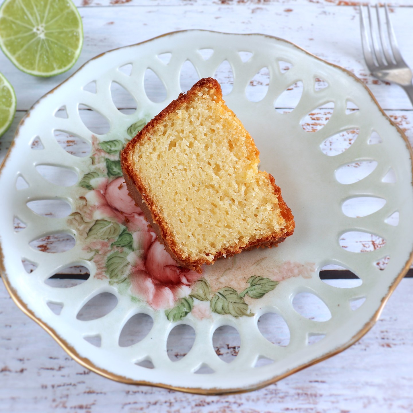 Lime yogurt cake | Food From Portugal

Do you like simple and homemade cakes? This delicious lime yogurt cake is fluffy, has few ingredients and is very simple to prepare. It's perfect for any occasion! Bon appetit!!!

Recipe: https://www.foodfromportugal.com/recipes/lime-yogurt-cake/

#food #easy #easyrecipes #instafood #recipe #recipes #homemade #cake #lime #limecake #yogurt #yogurtcake