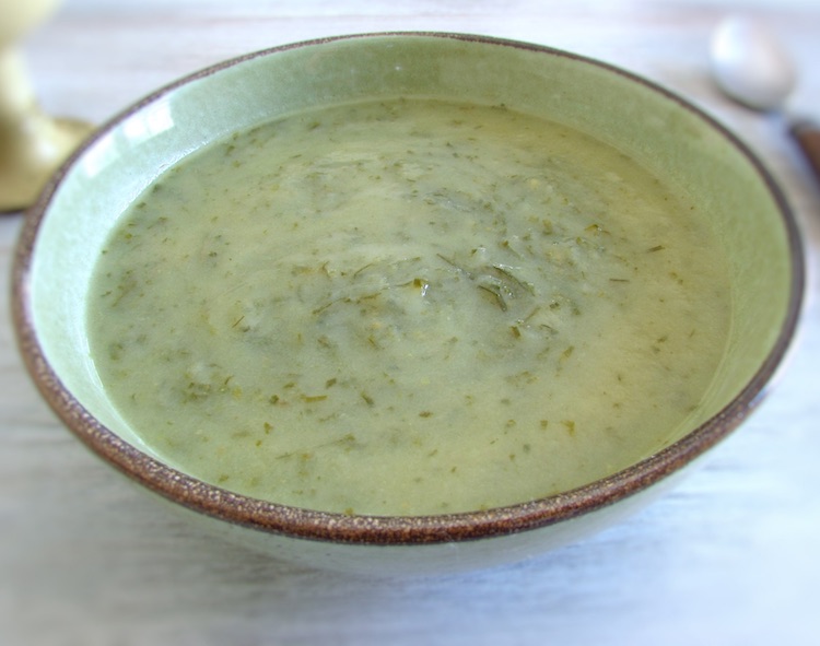 Caldo verde num prato de sopa