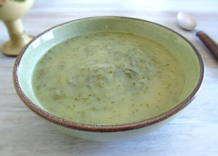 Caldo verde num prato de sopa
