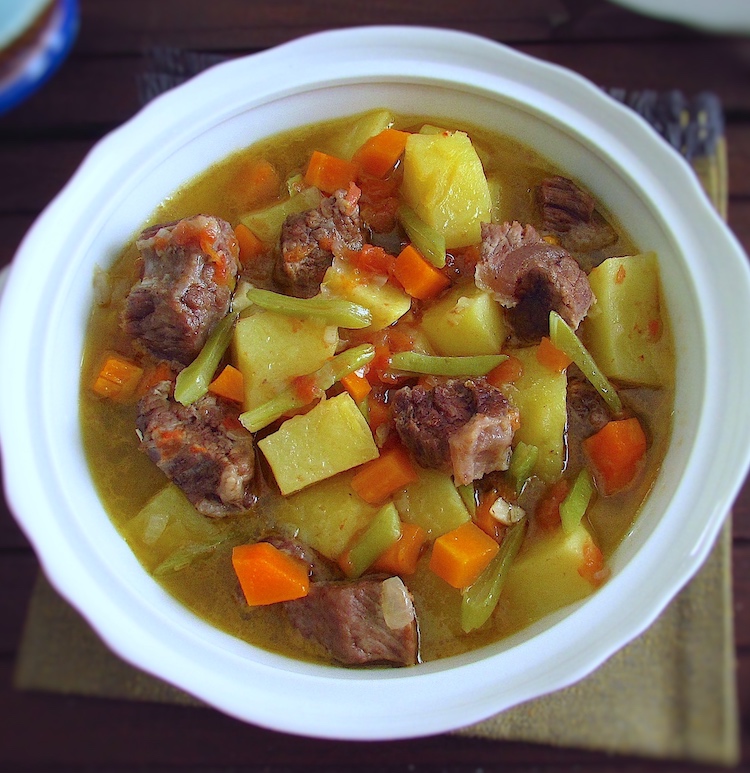 Easy homemade beef stew on a tureen