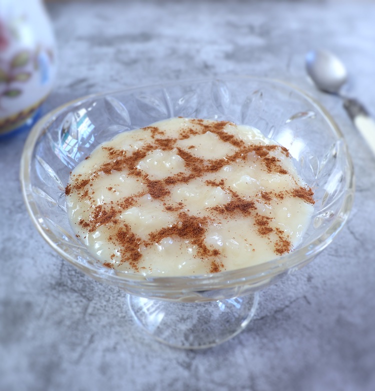 Rice pudding on a glass bowl