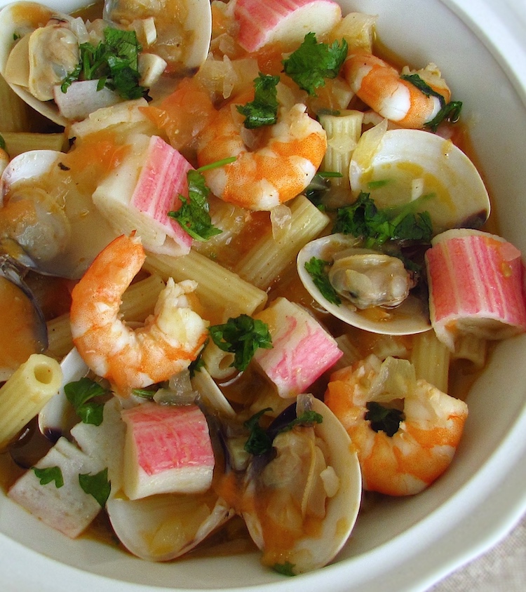 Seafood pasta (Portuguese style) on a tureen