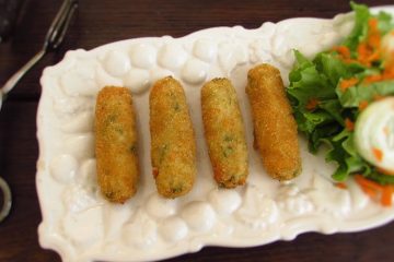 Shrimp croquettes on a platter