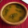 Sopa de nabiças num prato de sopa