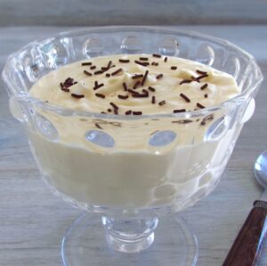 White chocolate ice cream in a glass bowl