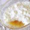 Doce de Gelatina de Ananás numa taça de vidro
