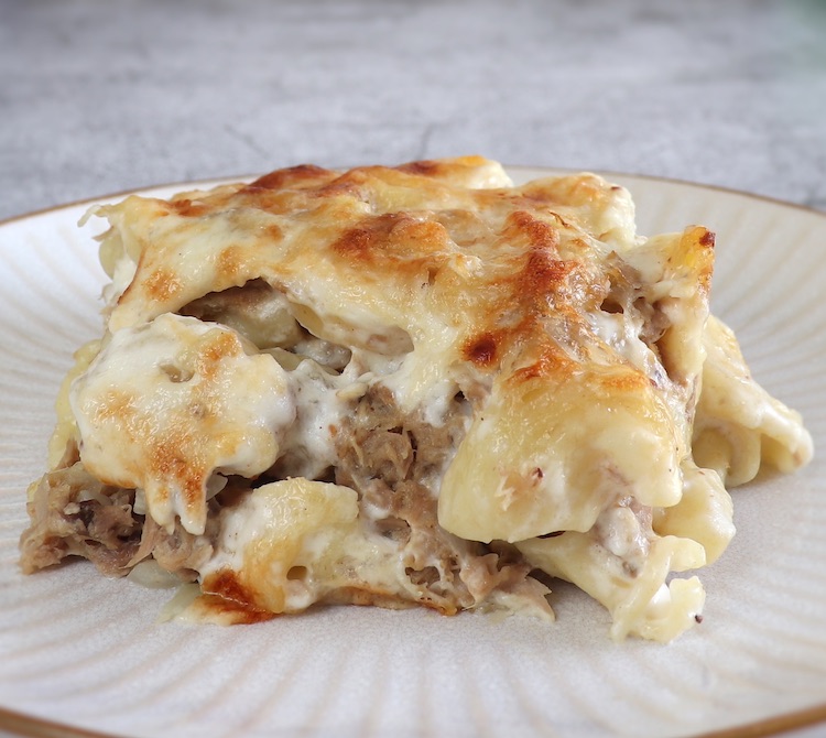 Easy pasta gratin with tuna on a plate