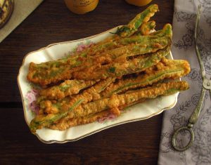 Peixinhos da horta (fried green beans) on a platter