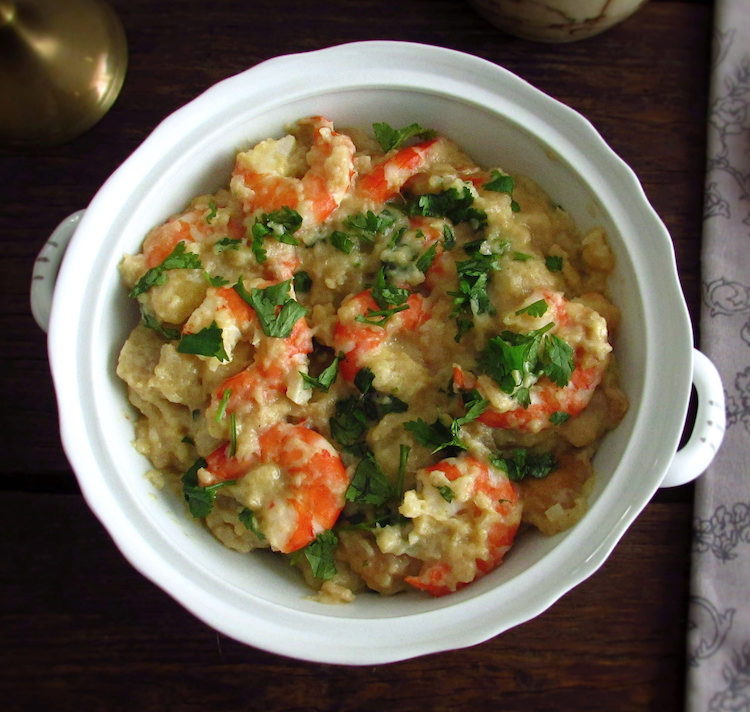 Seafood bread soup on a tureen