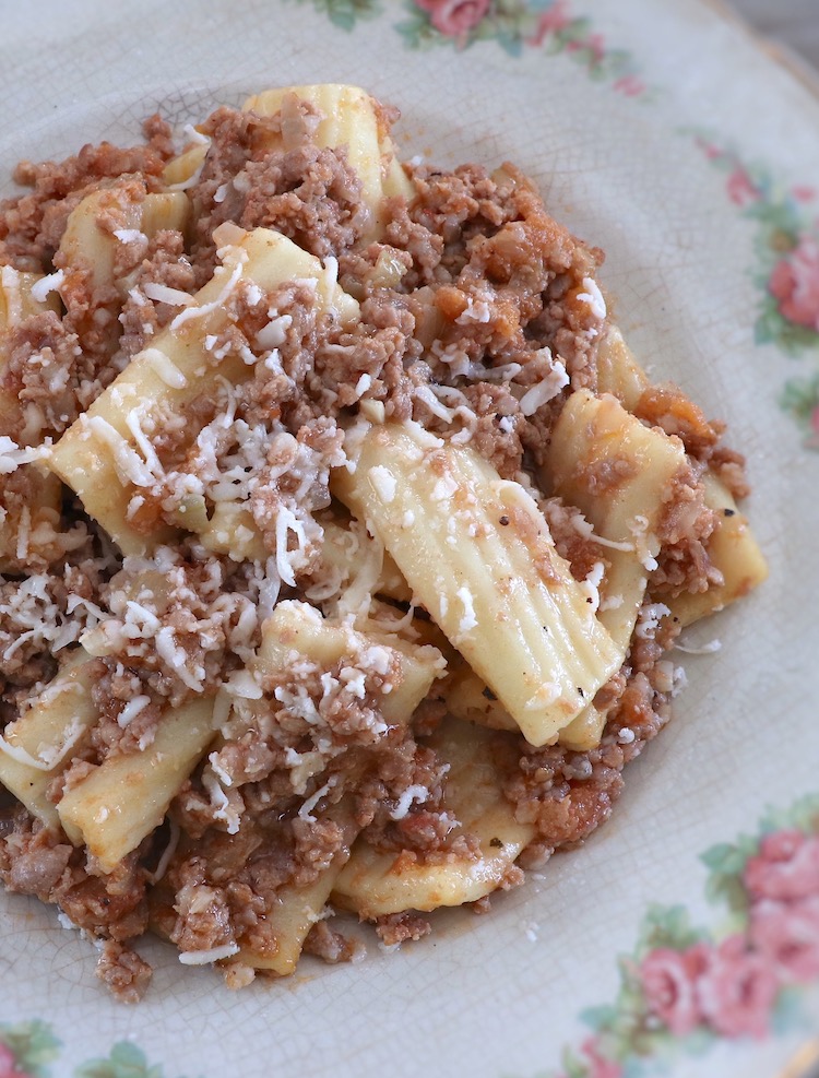 Minced meat with pasta | Food From Portugal