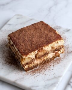 Tiramisú com Queijo Mascarpone num prato
