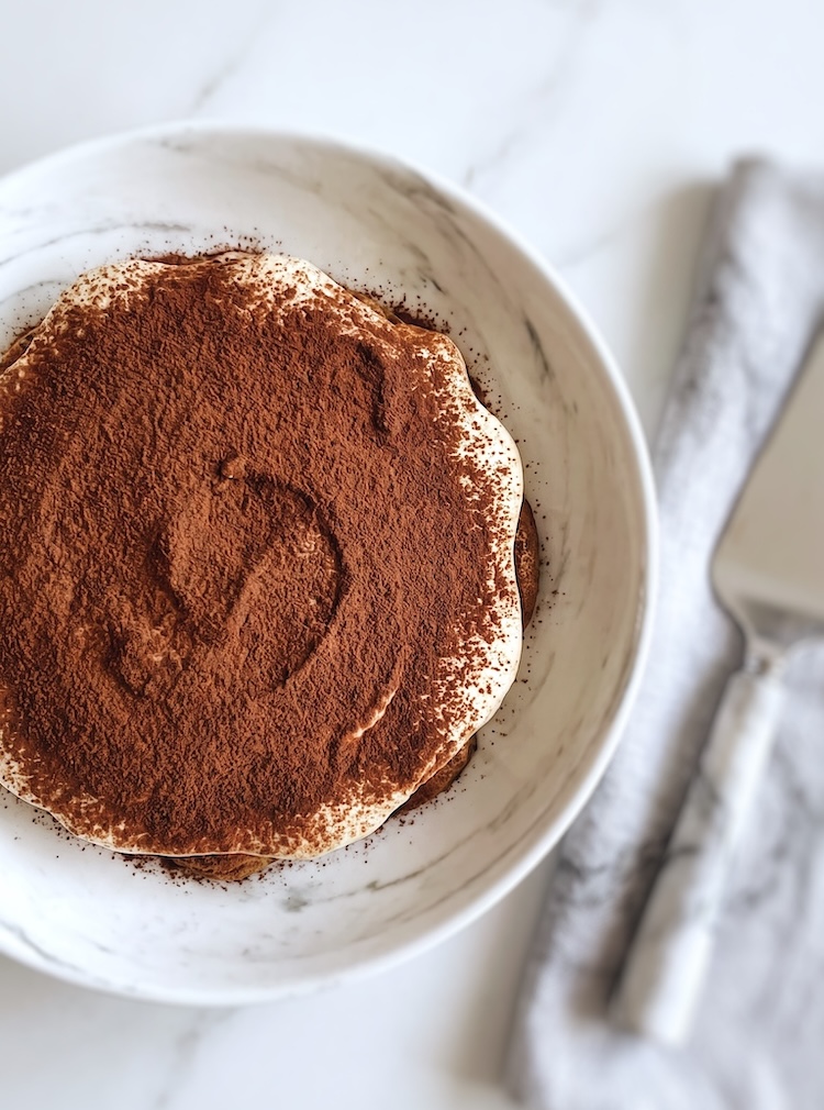 Tiramisú com Queijo Mascarpone num prato