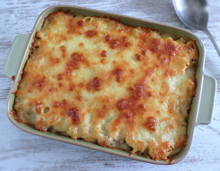 Baked macaroni with meat on a baking dish