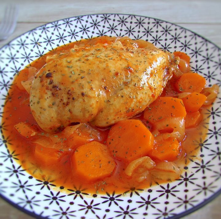 Frango estufado com massa | Food From Portugal
