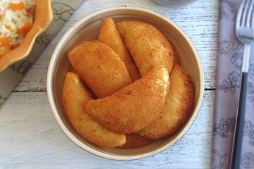 Shrimp rissoles on a bowl