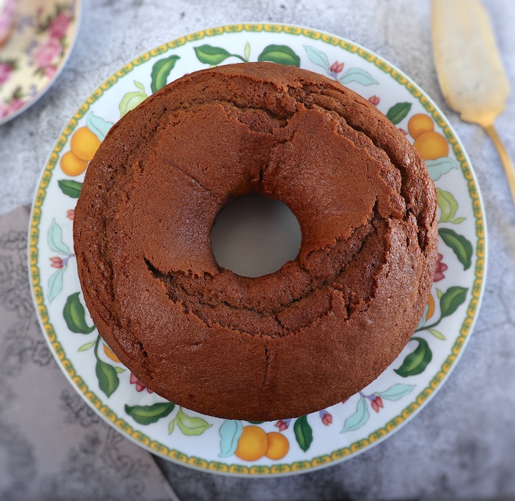 Bolo de café num prato