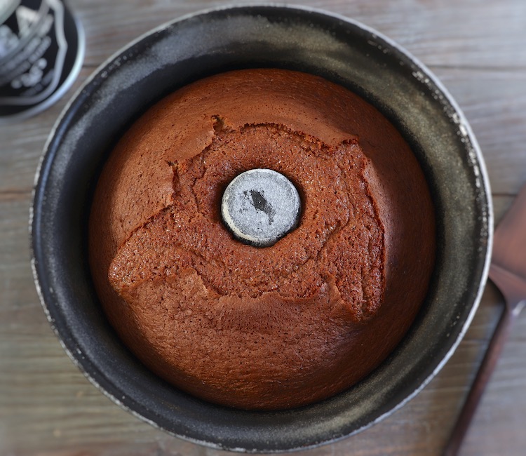 Honey and cinnamon cake on a bundt cake pan