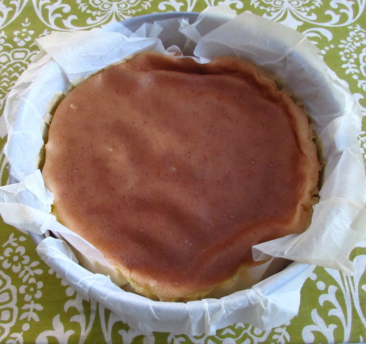 Portuguese sponge cake on a round cake pan
