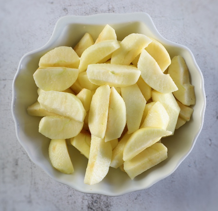Apples slices on a dish bowl