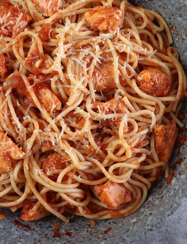 Easy salmon pasta on a frying pan