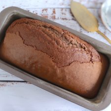 Brown sugar, olive oil and cinnamon cake on a loaf tin