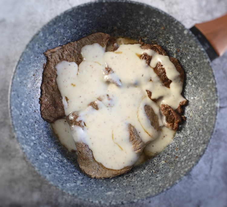 Bifes com molho cremoso passo 5