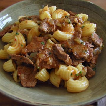 Frango estufado com massa | Food From Portugal
