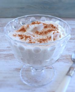 Easy wafer cinnamon pudding on a glass bowl