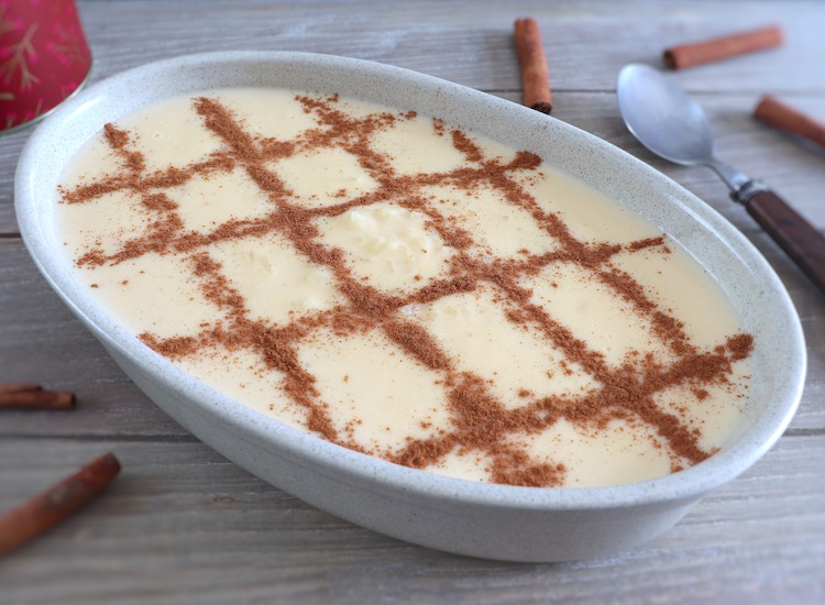 Creamy rice pudding on a oval bowl