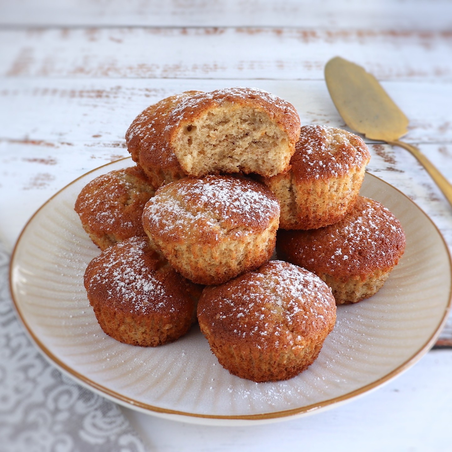 Easy banana muffins | Food From Portugal

Do you like muffins? Do you like the banana aroma? Make these delicious and easy banana muffins! They are perfect to serve on any occasion!

Recipe: https://www.foodfromportugal.com/recipes/easy-banana-muffins/

#food #easy #easyrecipes #instafood #recipe #recipes #homemade #muffin #muffins #banana #bananamuffins
