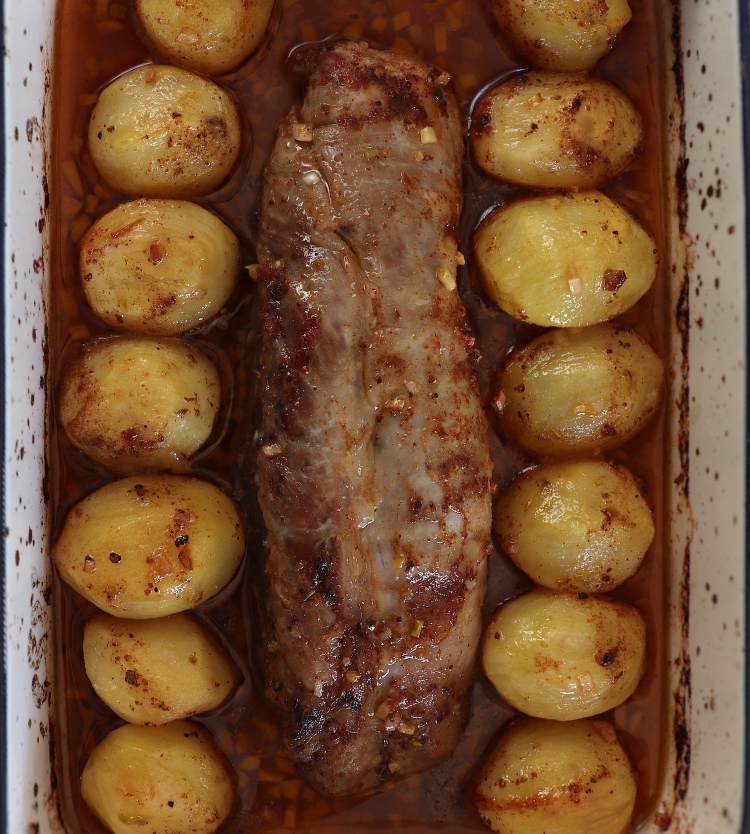 Lombinho de porco simples no forno numa assadeira