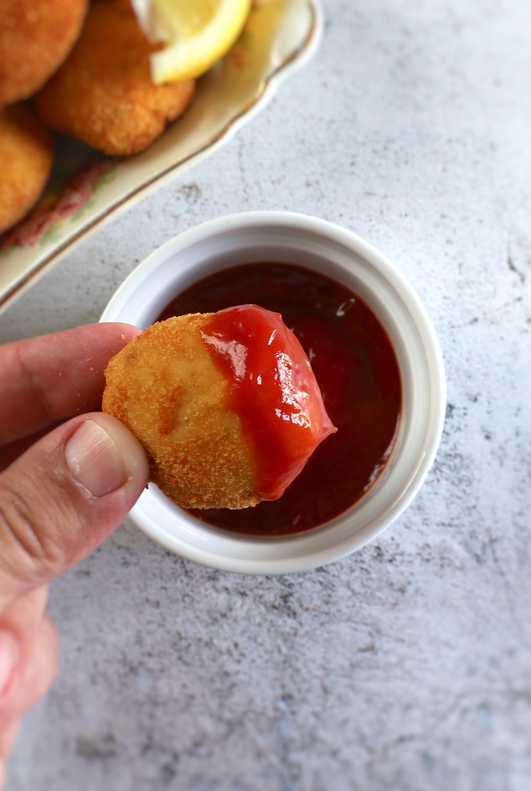 Homemade chicken nuggets with ketchup